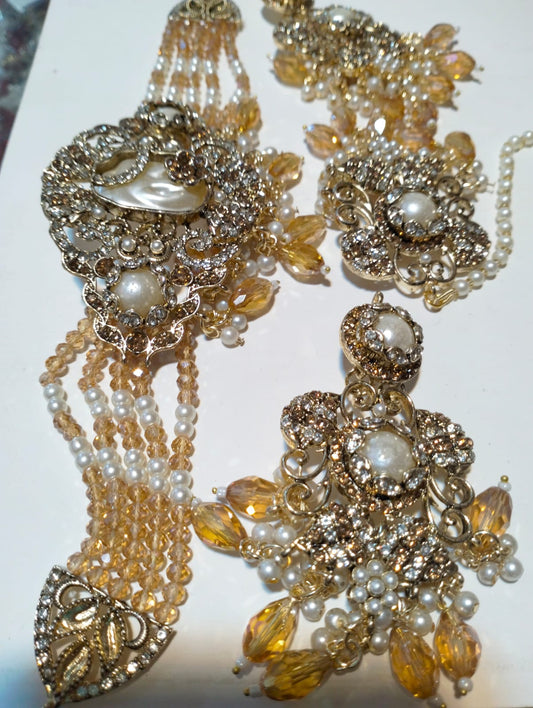 Traditional Choker Set