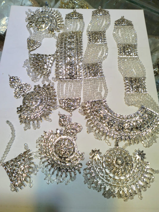 Traditional Jewelry Set